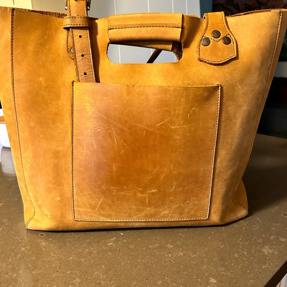 Saddleback leather everyday tote